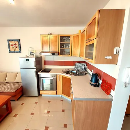 Cozy 2 Bedroom With Terrace *