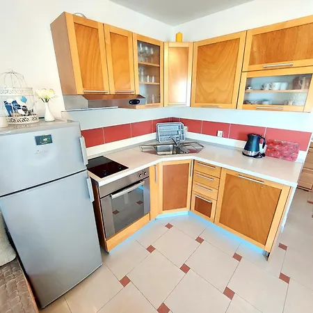 Cozy 2 Bedroom With Terrace Апартаменты
