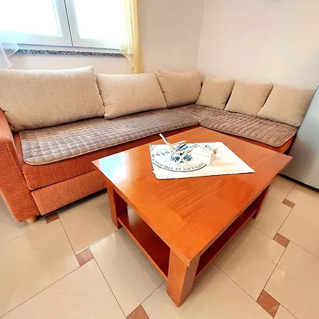Cozy 2 Bedroom With Terrace Апартаменты *
