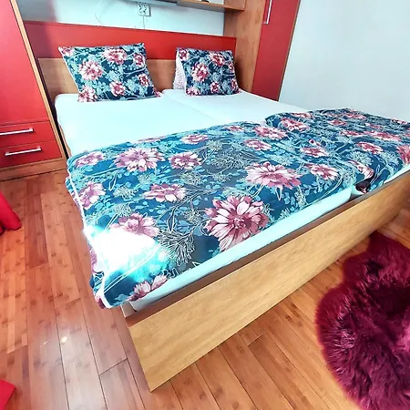 Cozy 2 Bedroom With Terrace *